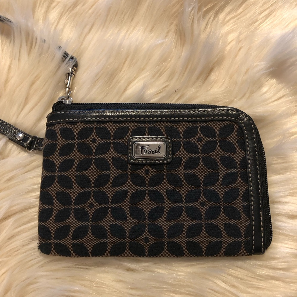 Fossil jacquard wristlet wallet with card slots and zipper closure